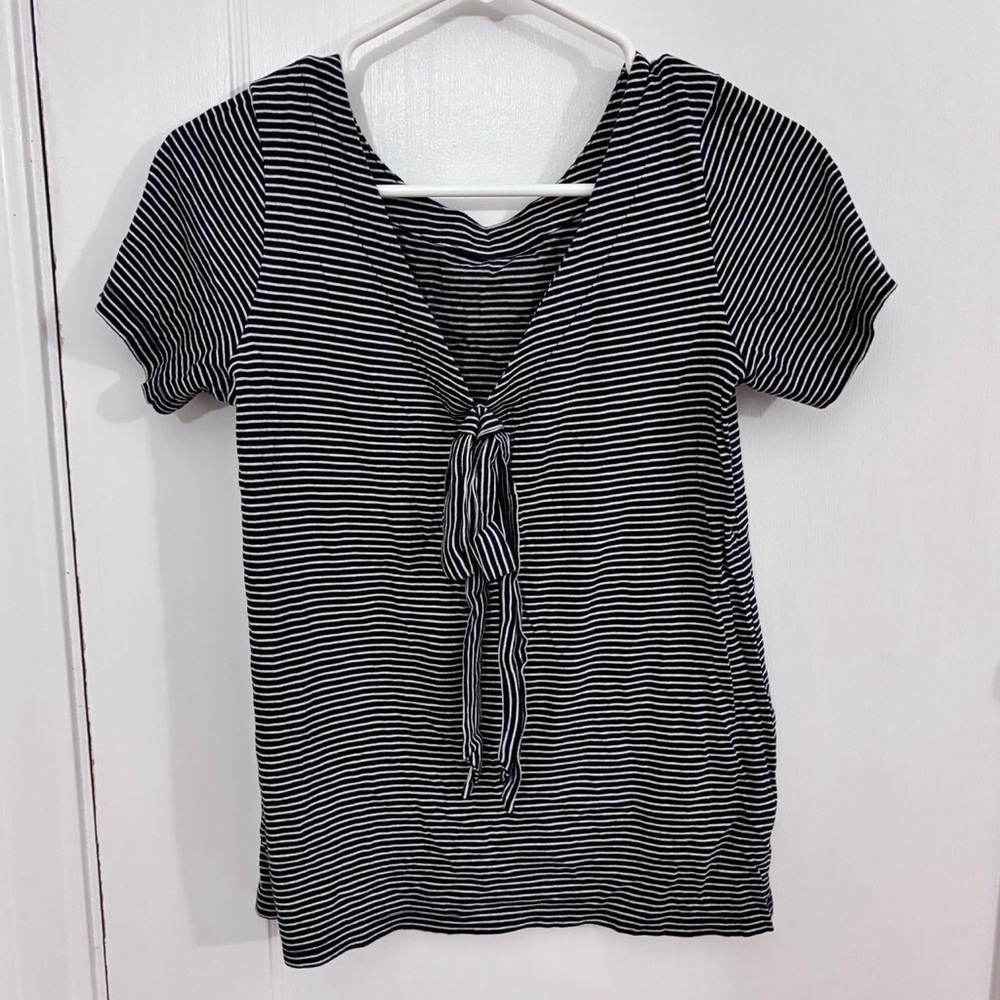 banana republic designer tee with bow
